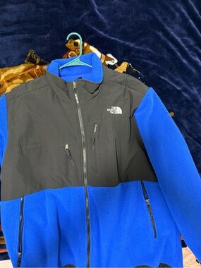 The North Face Men’s Blue & Black Fleece Jacket